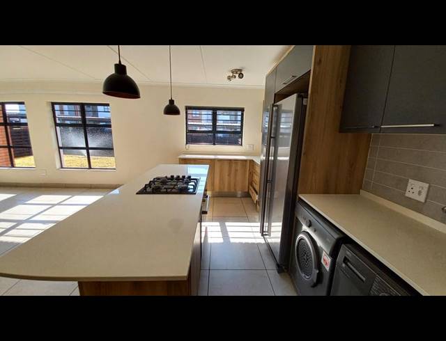 3 BEDROOM PROPERTY TO RENT IN GLEN MARAIS